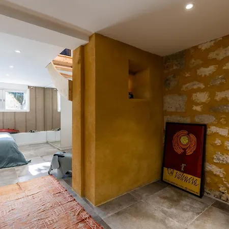 50m2 Parfait Etat Avec Piscine Privee *