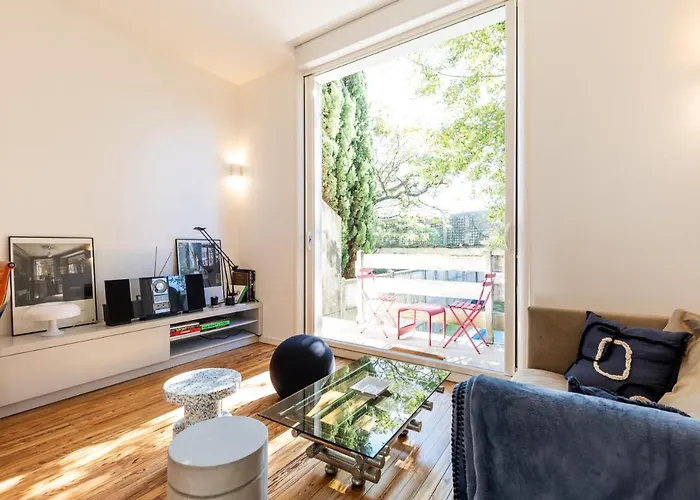 50m2 Parfait Etat Avec Piscine Privee *